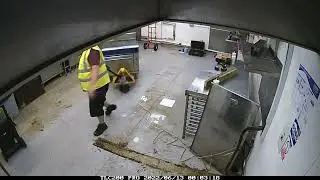 Timelapse of a Commercial Kitchen installation.