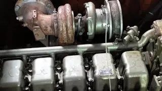 Lộc sửa máy Mitsubishi S6B3 ghe sắt 270 tấn