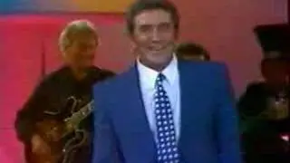 Gilbert Bécaud à « Champs-Elysée » en 1987 chantant Désirée