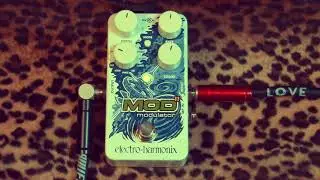 Electro-Harmonix MOD 11 Modulation pedal of warbly cosmic love