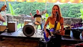 Dreamlanders (featuring Anjela Rose)  perform mary Jane 10/25/25