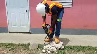 XtremepowerUS / Stark 1000W Demolition Electric Hammer / Jack Hammer in action (Review)