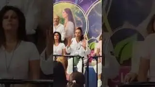 Valentino Lanus da pl&aacute;tica de meditaci&oacute;n