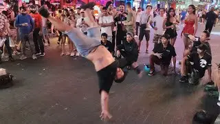 Воздушная вспышка, толстяк в Паттайе, Таиланд, воздушный твист, брейкданс