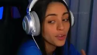 Babi e Voltan namorando?