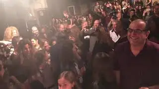 עירומים - מוניקה סקס