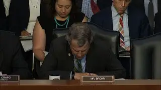 Senators scrutinize Facebook's digital currency