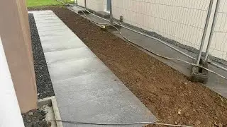 Honnacotts Meadow - Wk 86 - 2nd fix plumbing; stairs oiled; floor underlay; paths & patio complete
