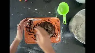 The playdough volcano experiment with Plasma Girl!