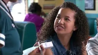 Andi Mack 2x05 Andi tricks Amber with make up