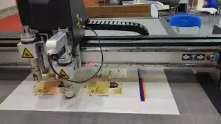 Sample cutter for paper, cardboard and corrugated board