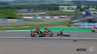 5 гонщиков потерпели крах на последнем круге Sachsenring Red Bull Rookies Cup 2021