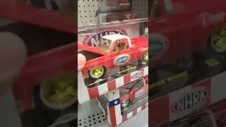 Hot wheels hunting at Walmart found M2 Silverado chase