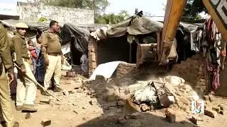 मुस्लिम कॉलोनी में अवैध अतिक्रमण हटाया