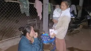 Ua hmo noj thiab muab ib qho nyiaj yuav npua kho kuv niam os