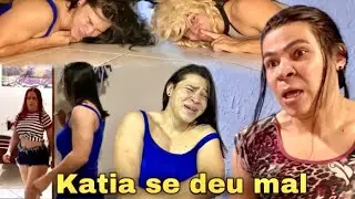 Katia e Jessica fogem do guarda - roupa mas Katia se da mal quando chega em casa