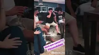 Veja a rea&ccedil;&atilde;o de Henrique ao ver Bruno cantando igual ao cd 😂😂 #Shorts
