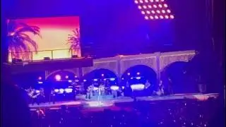 Vacation eyes jonas brothers live in Albuquerque New Mexico #nickjonas #joejonas #kevinjonas 