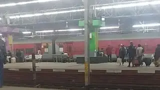 Train hua late isliya kar rah