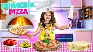 MINHA IRMÃZINHA FEZ UMA PIZZA GIGANTE PELA PRIMEIRA VEZ!