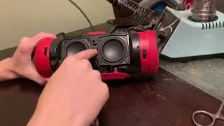 Fixing a JBL Charge 3 Bluetooth speaker