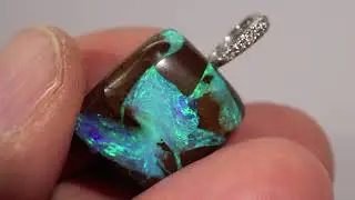 Pendente opale boulder oro 18k e diamanti