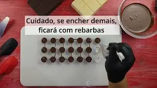Fazendo bombons natalinos com a forma decorativa bolinha Stalden Decor
