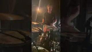 Very dry, crispy, 5 microphone vibe #drums #groove #music #crispy #minimalist #studio #session