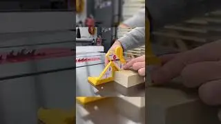 FitFinder 1/2 Gauge automatically adjusts to find center of your material. (video by @JohnBuildsIt )