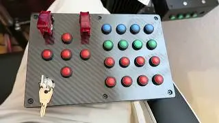 BUTTON BOX  dla widza.