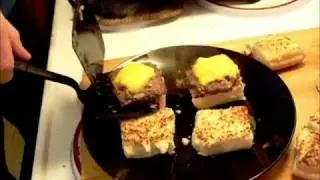 MINI CHEESE BURGERS