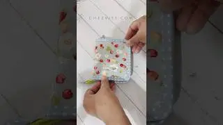 Кошелек на молнии с синим клубничным принтом &mdash; милый кошелек кавайного стиля #кошелькиручнойработы #малыйбизнес #маленькийкошелек