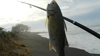 Wauww❗Ombak besar masih ada ikannya ||MANCING PASIRAN