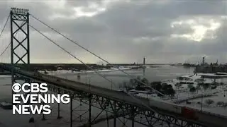 U.S.-Canada bridge reopens after police remove protesters