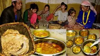 dharme's family cooking & having food all family members together in their village house || village