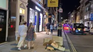 Long Acre on Saturday Night (2021) Walking Through