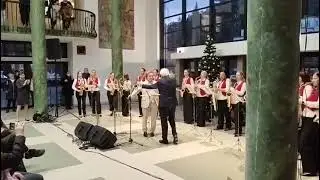 Miroslav Stern & D&iacute;vč&iacute; saxofonov&yacute; orchestr v Luhačovic&iacute;ch 28.12.2025 hala Vincentka 