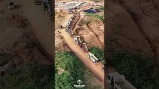 Maior terraplanagem em salvador dos &uacute;ltimos anos #terraplanagem #escavadeira #ca&ccedil;amba #operador