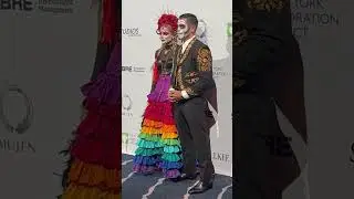 #KellyRipa and her husband #MarkConsuelos arrive in style at the Hulaween Gala #shorts
