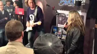 Thomas Blug with AMP1 and David Readman at BluGuitar