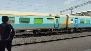 Gatimaan Express Skipping Datia Railway Station #gatimaanexpress ,  #gatimaansuperfastexpress