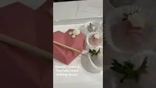 Breakable heart and chocolate covered strawberries 🍓 🍫