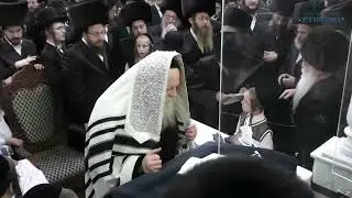 Modzitz Rebbe Introduces His Kaddish Nigun for the Yamim Norain 5783 During 1st Night Selichos
