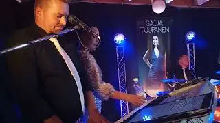 Saija Tuupanen ja Aki Metsälä Vihreät niityt