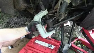 Как снять и заменить шаровые опоры RZR 800 (без снятия рычагов подвески)
