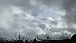 Low pressure systems over the uk 🇬🇧 with heavy rains & winds aswell