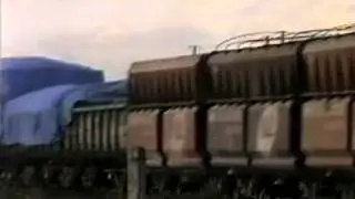 TREM PASSA TRES PONTES DE FERRO .