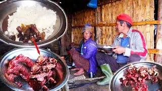 jungle man wife cooks buff dry meat curry || @junglefamily