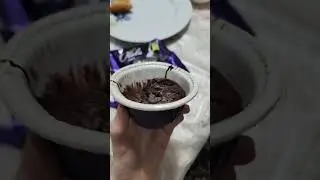 شوفوا كيف الكذب عيني عينك