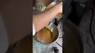 ☝️Дя приготовления икры нужна икра , вода 50 градусов, соль по вкусу и мясорубка.